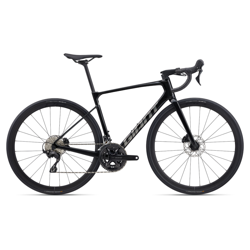 GIANT Defy Advanced 2 (2026) Maanteerauspyörä Abyss Black